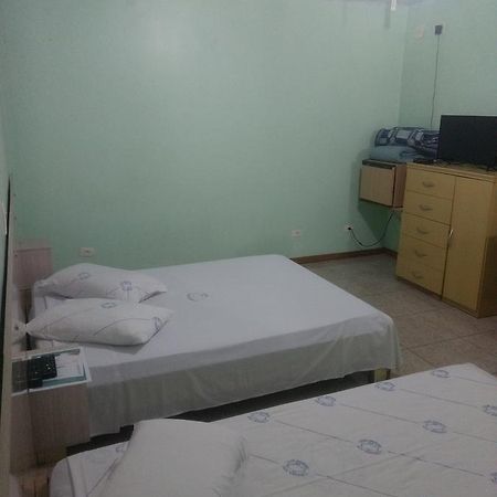 Cumbipar King Hotel Гуарульюс Экстерьер фото